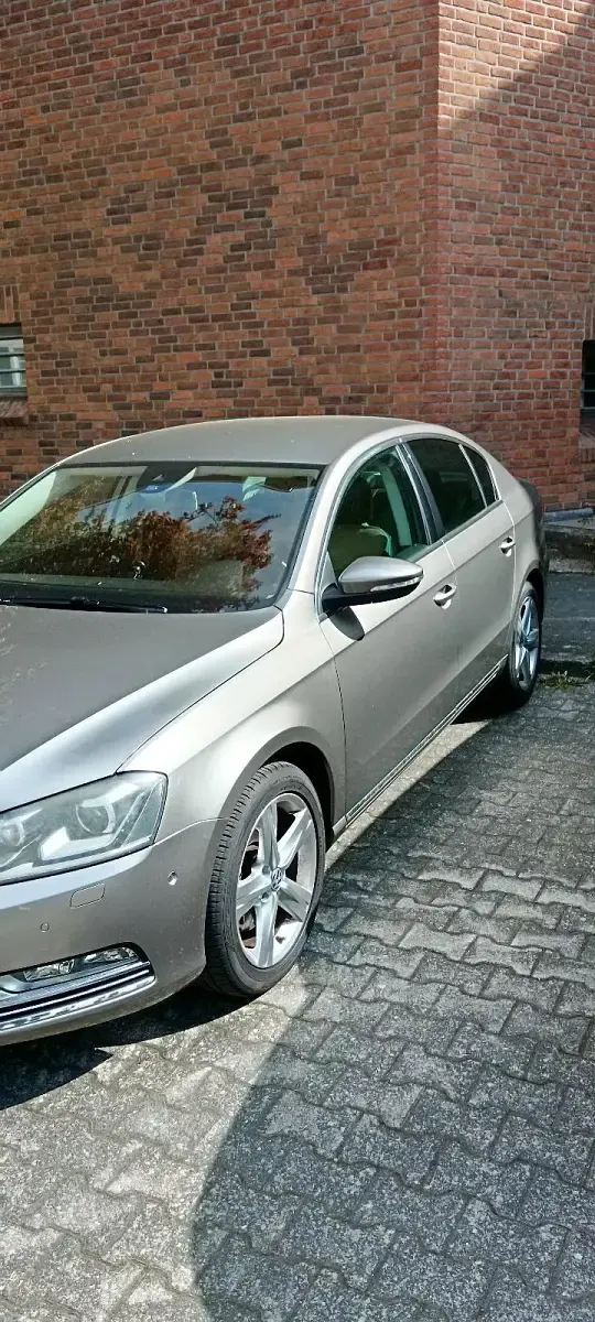 Gebraucht VW Passat 177 PS (130 kW) 2013 Gold Limousine