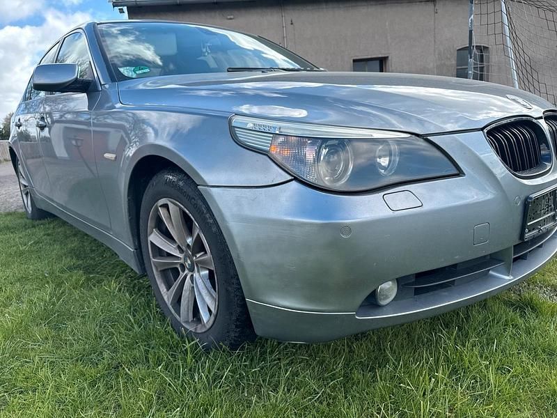 Gebraucht BMW 525 177 PS (130 kW) 2004 Silber Limousine