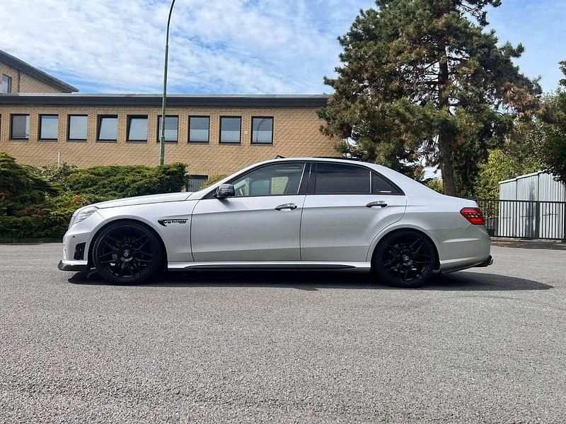 Gebraucht Mercedes E500 Avantgarde 387 PS (284 kW) 2008 Silber Limousine