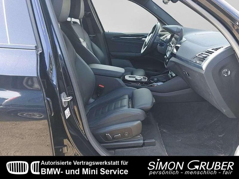 Gebraucht BMW iX3 Impressive 210 kW (286 PS) 2024 Carbonschwarz SUV
