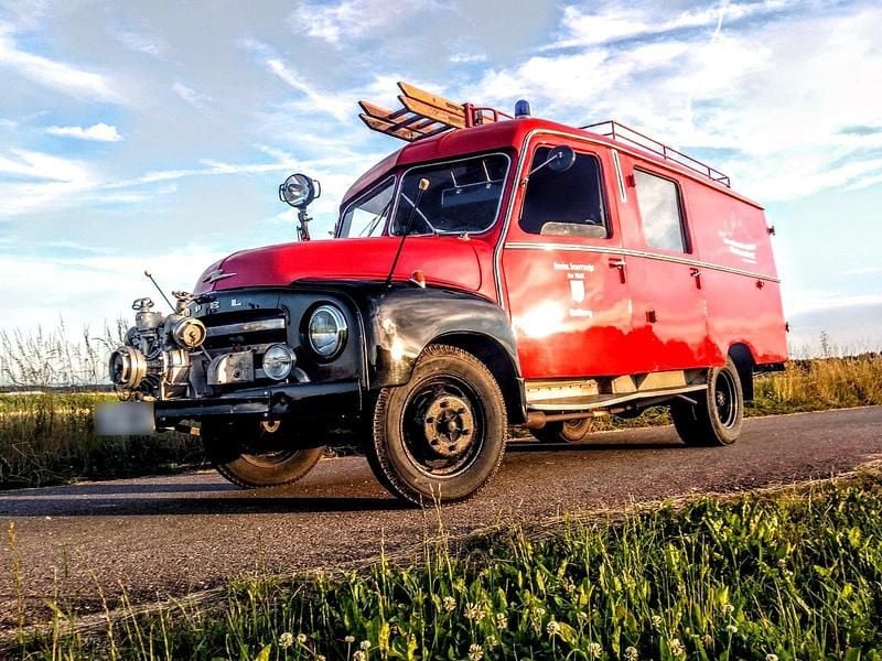 Gebraucht Opel Blitz 60 PS (44 kW) 1958 Rot Limousine