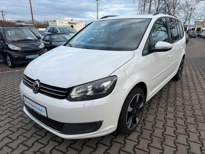 Weiß Gebraucht 2010 VW Touran Comfortline Van / Kleinbus | 3.999 € (Fairer Preis) - Bild 1/4