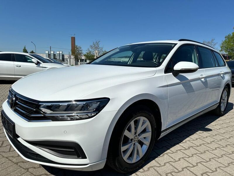 Weiß Gebraucht 2021 VW Passat Kombi | 14.090 € (Superpreis) - Bild 1/4