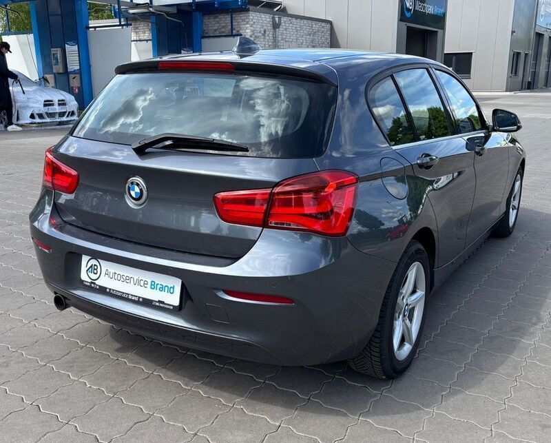 Gebraucht BMW 118 Advantage 136 PS (100 kW) 2017 Grau Kleinwagen