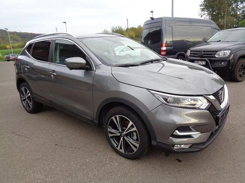 Gebraucht Nissan Qashqai 116 PS (85 kW) 2019 Grau SUV
