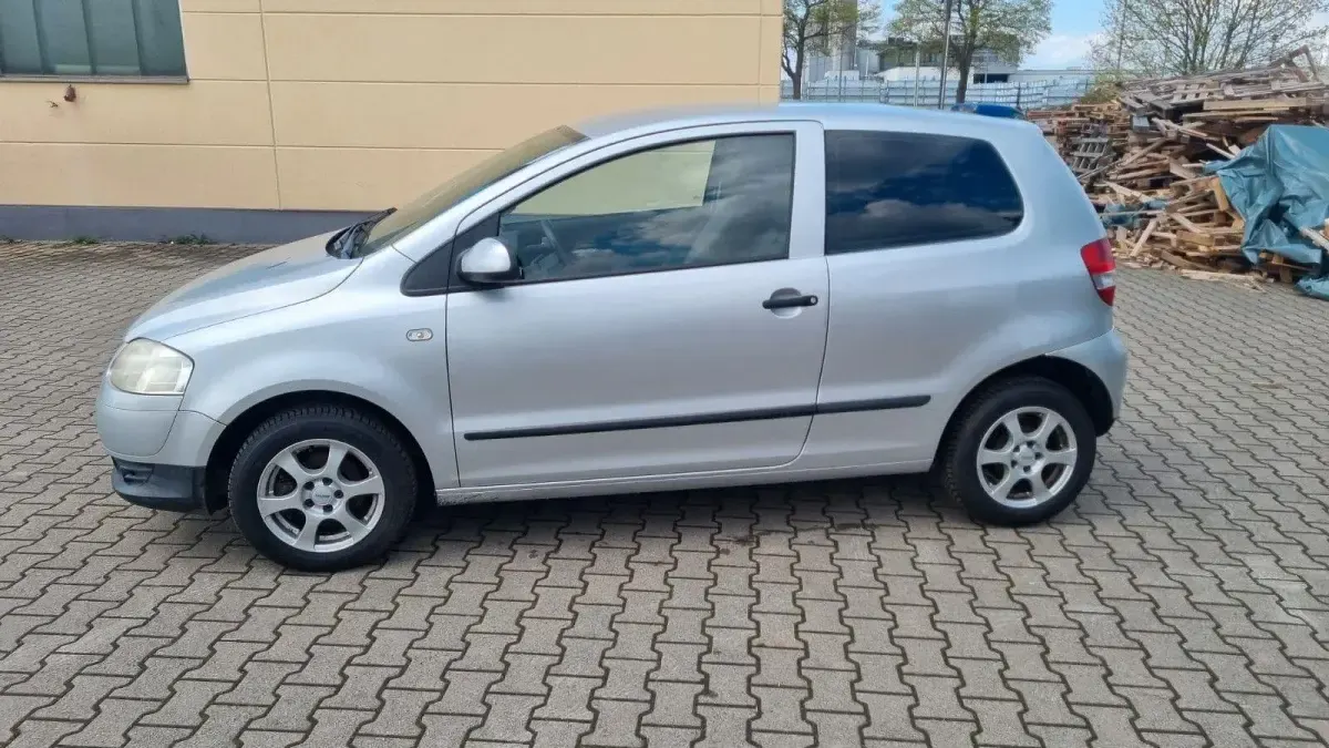 Gebraucht VW Fox Basis 75 PS (55 kW) 2006 Silber Kleinwagen