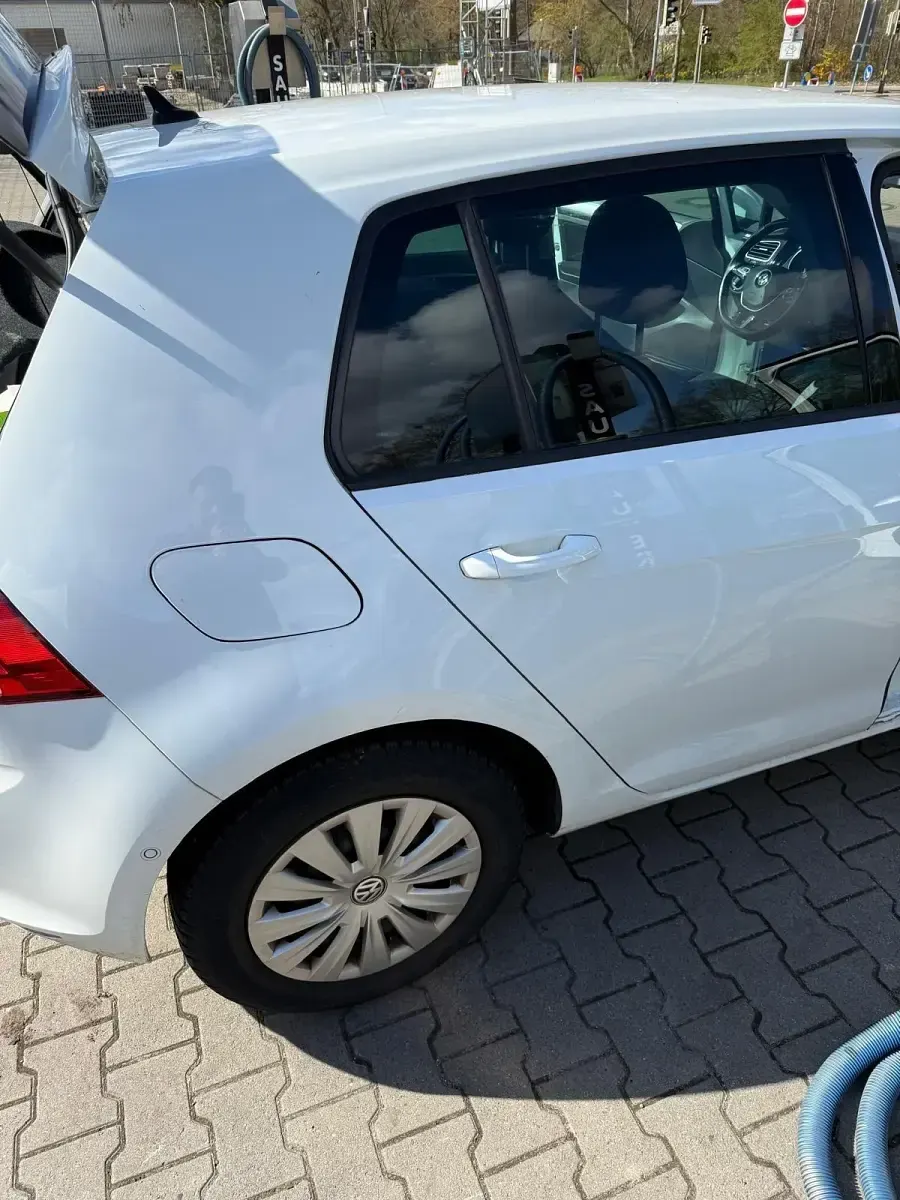 Gebraucht VW Golf VII 105 PS (77 kW) 2014 Weiß Limousine
