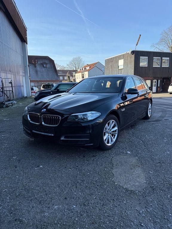 Schwarz Gebraucht 2014 BMW 518 Performance Kombi | 7.800 € (Etwas zu teuer) - Bild 1/4