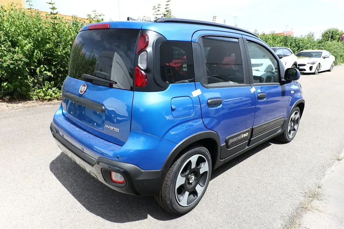 Neu Fiat Panda Cross Cross 65 PS (47 kW) 2025 Blau Kleinwagen
