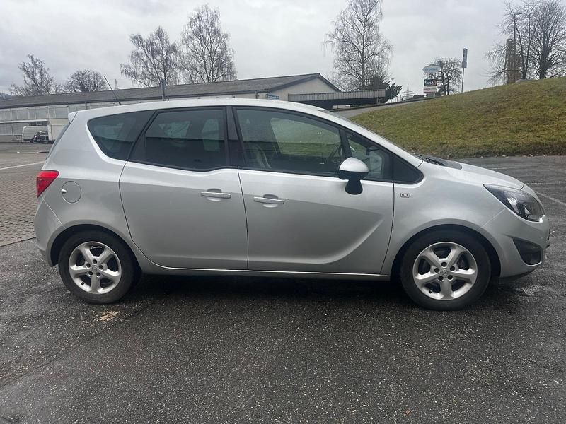 Gebraucht Opel Meriva 120 PS (88 kW) 2011 Silber Van / Kleinbus