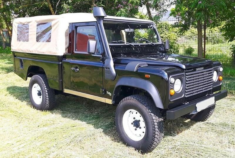 Gebraucht Land Rover Defender 122 PS (89 kW) 2001 Grün Pickup