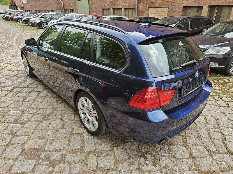 Gebraucht BMW 318 143 PS (105 kW) 2012 Blau Kombi