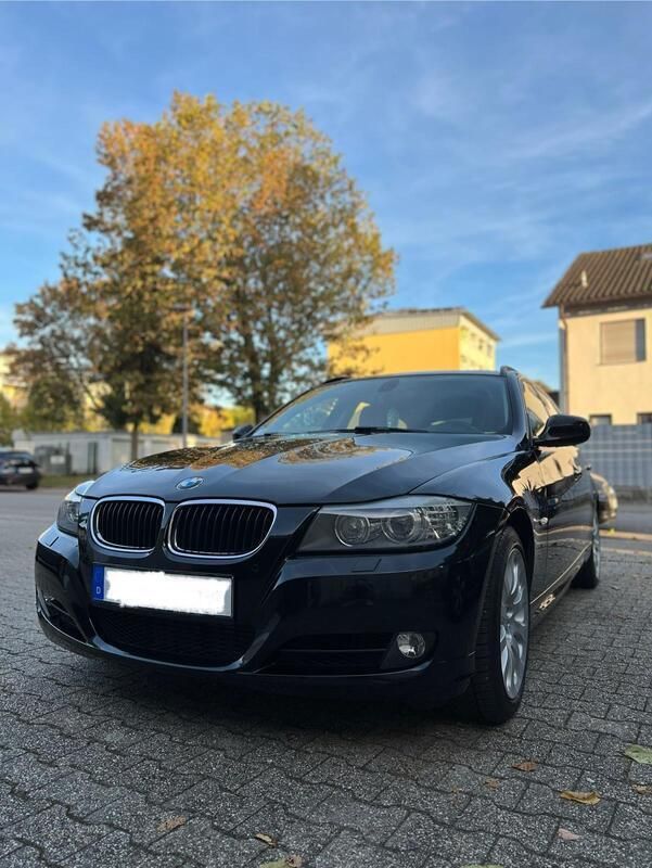 Schwarz Gebraucht 2011 BMW 330 Kombi | 9.500 € (Fairer Preis) - Bild 1/4