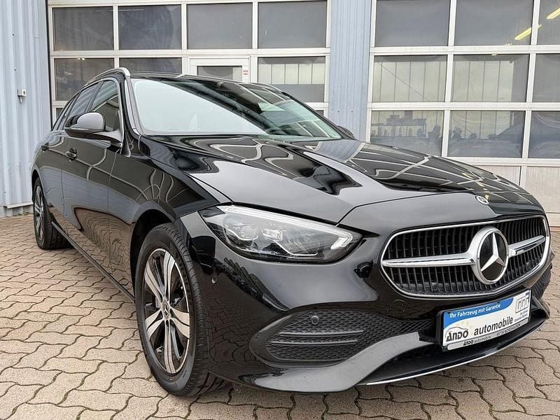 Gebraucht Mercedes C300e Avantgarde 204 PS (150 kW) 2022 Schwarz Limousine