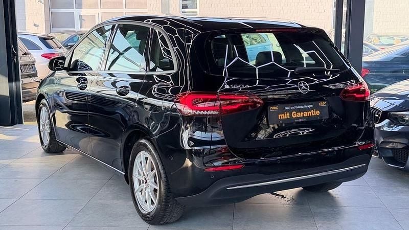 Gebraucht Mercedes 180 116 PS (85 kW) 2019 Schwarz Limousine