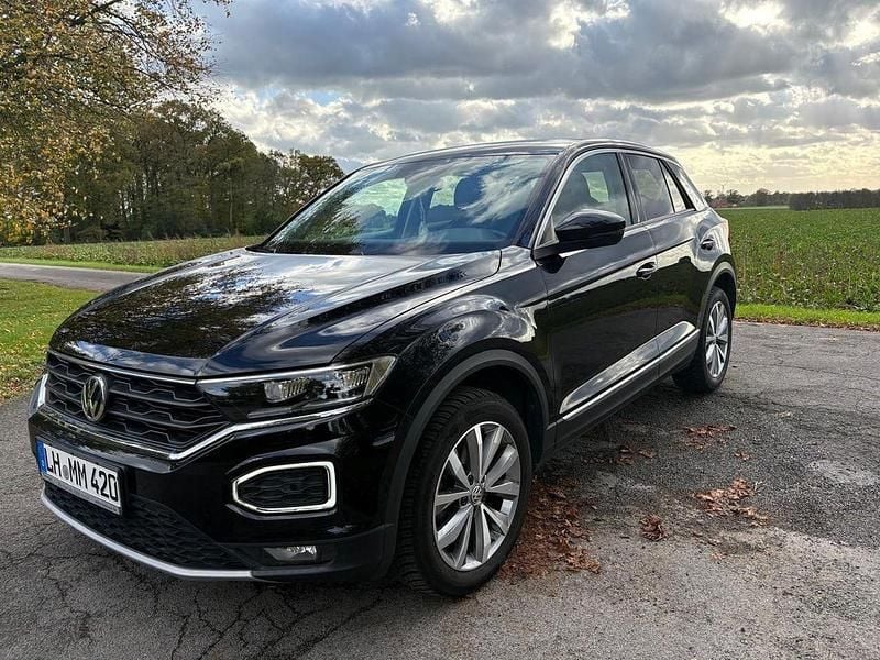 Schwarz Gebraucht 2021 VW T-Roc Style SUV | 18.500 € (Guter Preis) - Bild 1/4