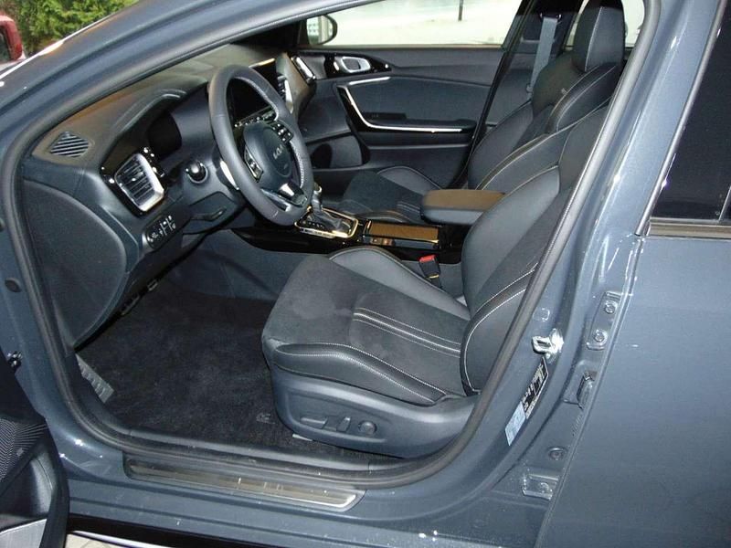 Second-hand Kia ProCeed 140 CP (102 kW) 2024 Gri Hatchback