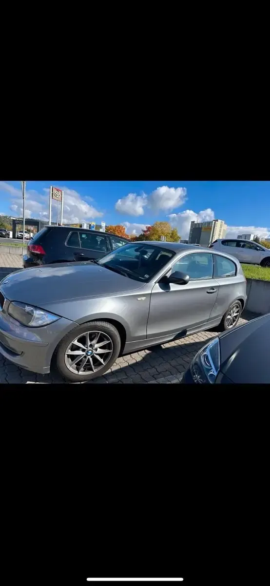 Gebraucht BMW 116 122 PS (89 kW) 2011 Grau Kleinwagen