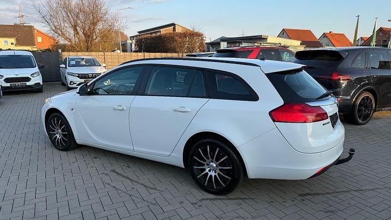 Gebraucht Opel Insignia Selection 110 PS (80 kW) 2013 Weiß Kombi