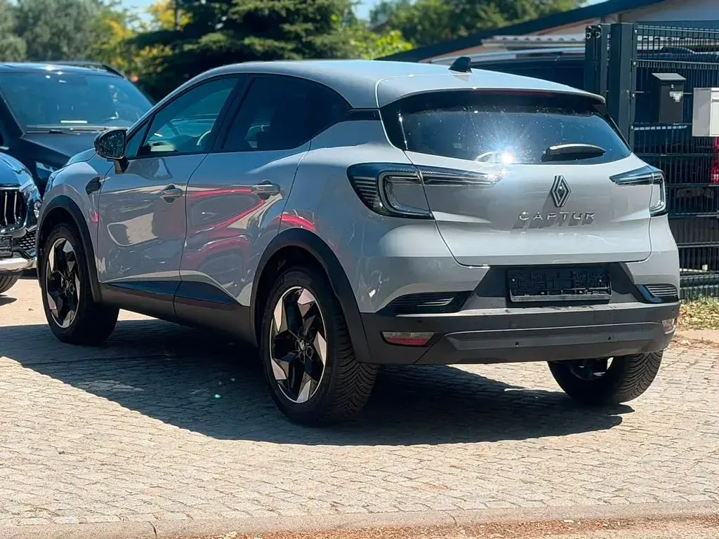 Gebraucht Renault Captur Techno 141 PS (103 kW) 2025 Grau SUV