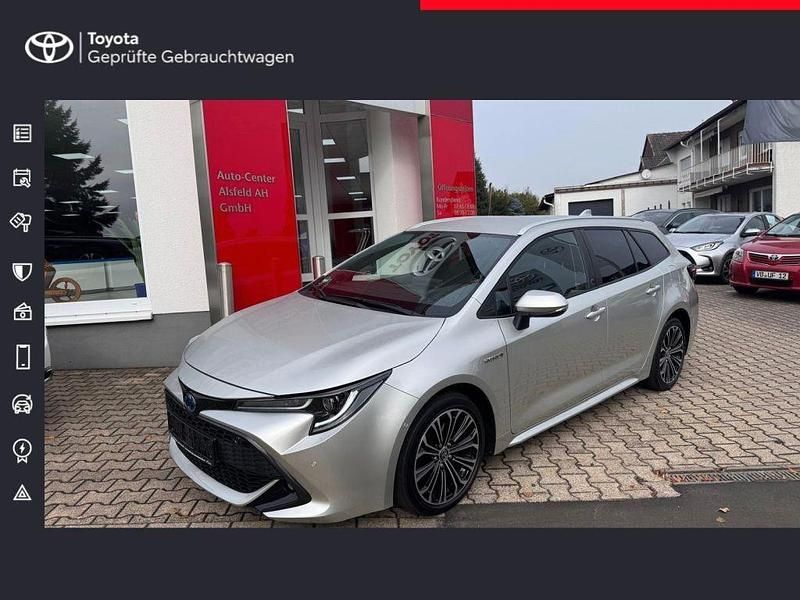 Cosmicsilber metallic Gebraucht 2021 Toyota Corolla Team Kombi | 23.980 € (Guter Preis) - Bild 1/4