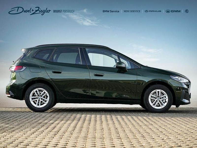 Gebraucht BMW 220 Active Tourer Luxury Line 170 PS (125 kW) 2025 San remo green Van / Kleinbus