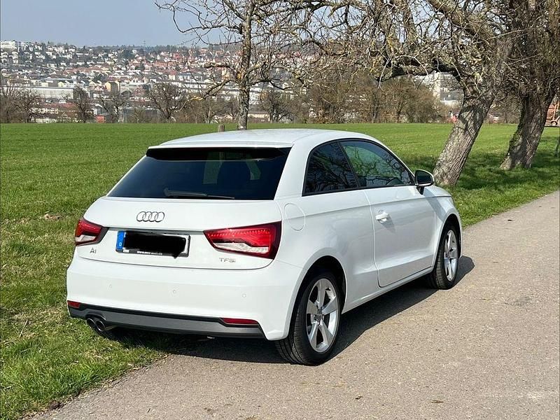 Gebraucht Audi A1 Ambiente 125 PS (91 kW) 2016 Weiß Kleinwagen