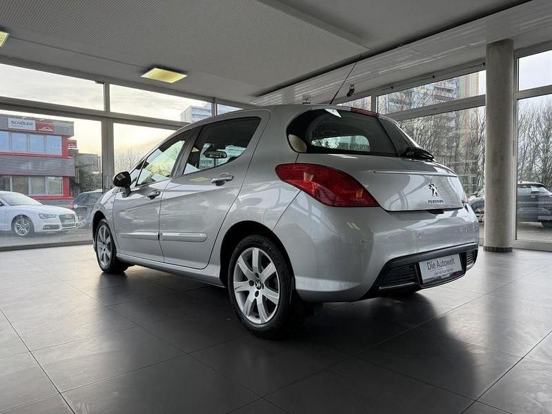 Gebraucht Peugeot 308 Active 156 PS (114 kW) 2011 Lackierung aluminiumgraulack Limousine