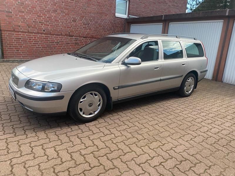 Silber Gebraucht 2002 Volvo V70 Kombi | 2.600 € (Teuer) - Bild 1/4