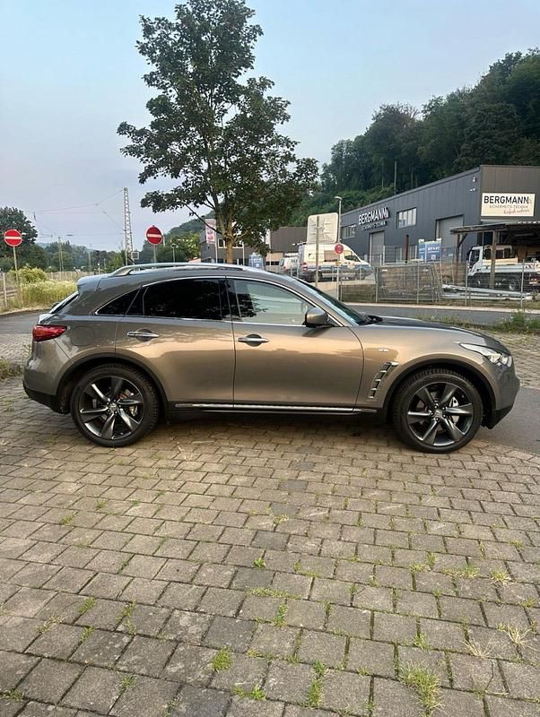Grün Gebraucht 2010 Infiniti Fx30 Premium SUV | 13.500 € - Bild 1/4