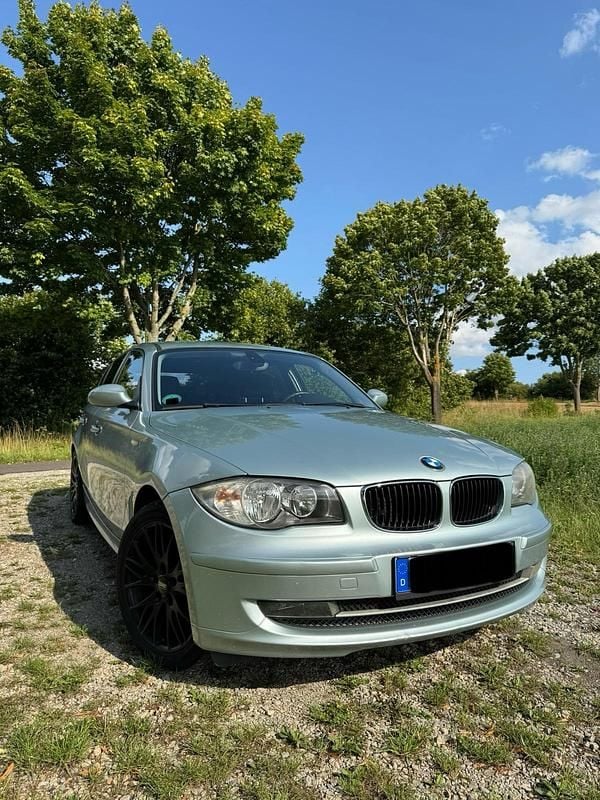 Grün Gebraucht 2008 BMW 118 Kleinwagen | 3.400 € (Guter Preis) - Bild 1/4