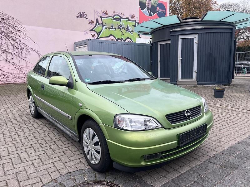 Grün Gebraucht 2000 Opel Astra Limousine | 490 € (Superpreis) - Bild 1/4