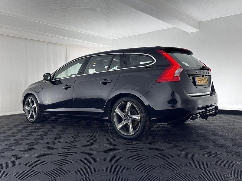 Gebraucht Volvo V60 Summum 215 PS (158 kW) 2014 Schwarz Kombi