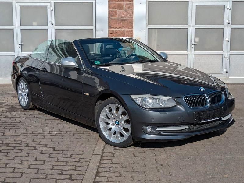 Gebraucht BMW 325 Cabriolet 204 PS (150 kW) 2013 Grau Cabrio