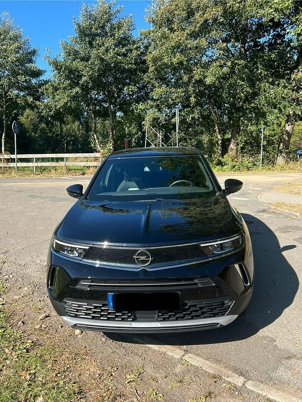 Schwarz Gebraucht 2022 Opel Mokka-e Ultimate SUV | 21.500 € (Teuer) - Bild 1/4