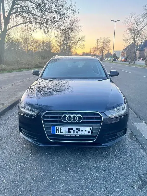 Gebraucht Audi A4 Ambition 177 PS (130 kW) 2014 Blau Kombi