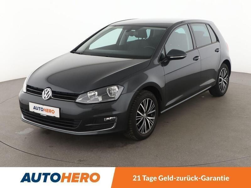 Schwarz Gebraucht 2016 VW Golf VII Allstar Limousine | 13.170 € (Guter Preis) - Bild 1/3