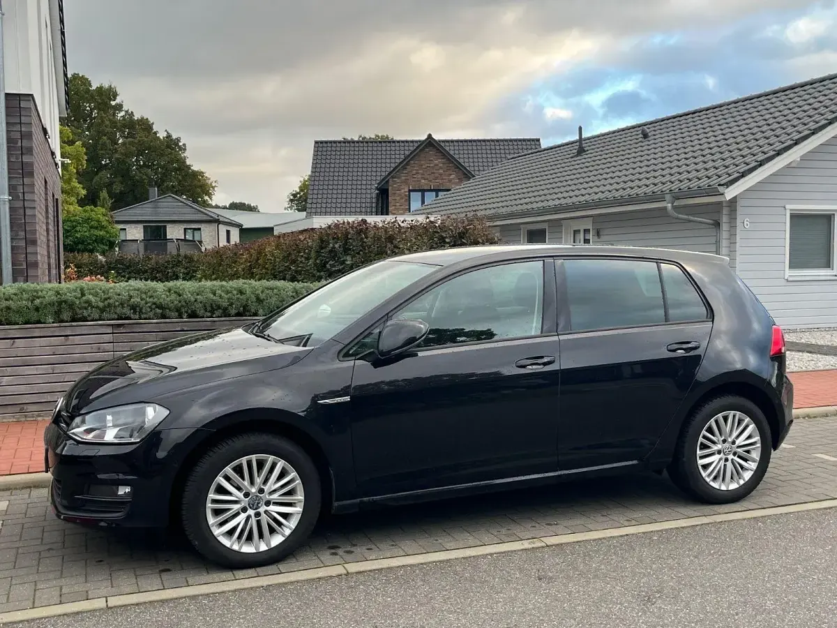 Używany VW Golf VII Edition 86 KM (63 kW) 2014 Czarny Sedan/Limuzyna