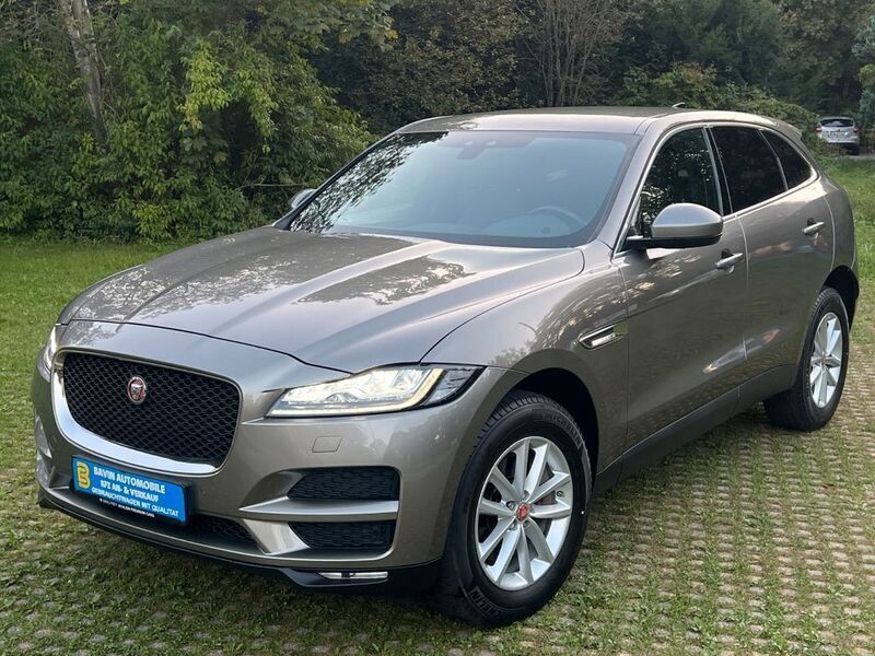 Beige Gebraucht 2020 Jaguar F-Pace Portfolio SUV | 27.900 € - Bild 1/4