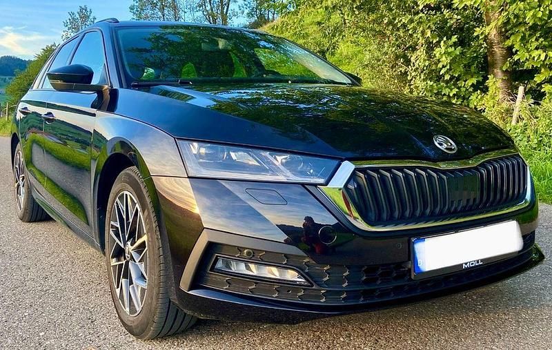 Schwarz Gebraucht 2020 Skoda Octavia Ambition Kombi | 20.699 € (Fairer Preis) - Bild 1/4
