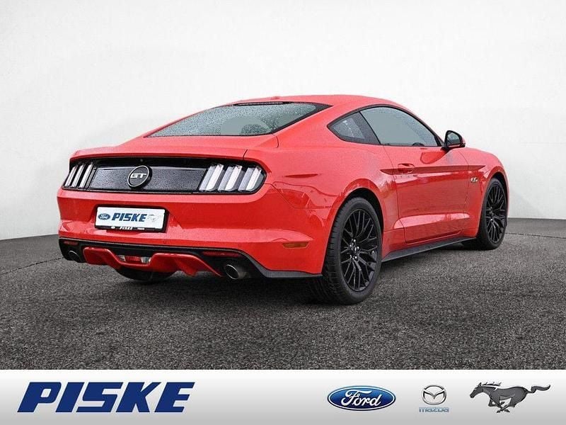 Second-hand Ford Mustang GT 450 CP (330 kW) 2017 Roșu Coupe
