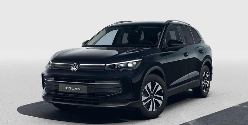 Schwarz (grenadillschwarz metallic) Neu 2025 VW Tiguan SUV | 52.320 € (Teuer) - Bild 1/4