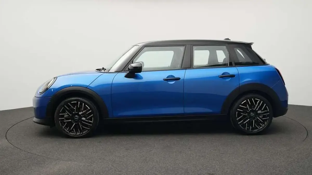 Gebraucht Mini Cooper S Favoured 204 PS (150 kW) 2025 Blau Kleinwagen