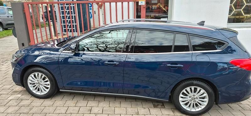 Gebraucht Ford Focus Titanium 155 PS (114 kW) 2021 Blau Kombi
