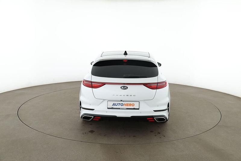 Używany Kia ProCeed GT 204 KM (150 kW) 2021 Biały Kombi
