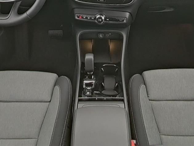 Gebraucht Volvo XC40 Plus 197 PS (144 kW) 2025 Onyx black (schwarz) SUV