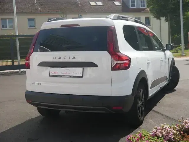 Gebraucht Dacia Jogger Extreme 110 PS (80 kW) 2022 Weiß Van / Kleinbus