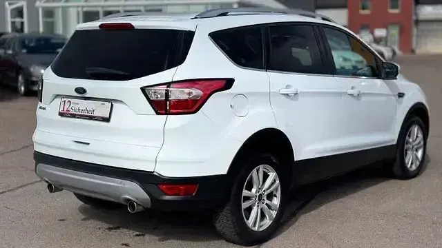 Używany Ford Kuga Cool & Connect 150 KM (110 kW) 2019 Biały SUV