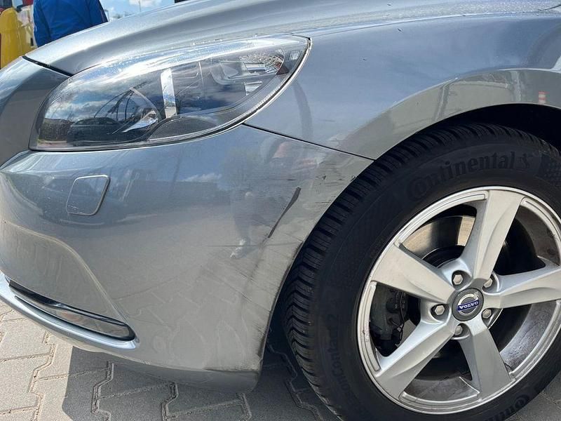 Gebraucht Volvo V40 Kinetic 114 PS (83 kW) 2014 Grau Limousine