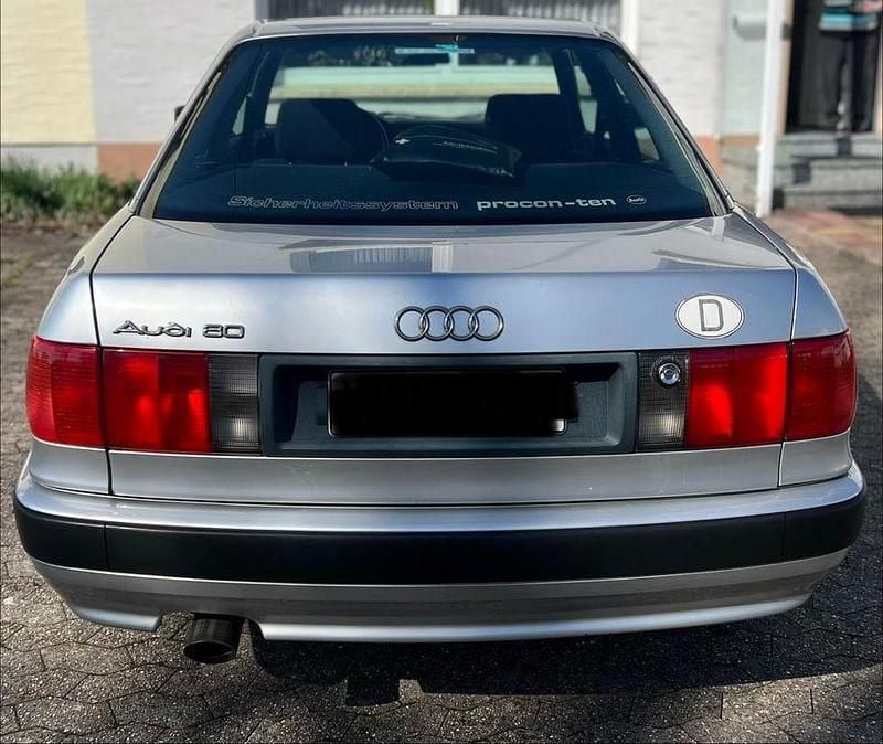 Second-hand Audi 80 90 CP (66 kW) 1992 Argintiu Berlinǎ